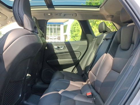 Used 2023 Volvo XC60 T8 Ultimate w/ Climate Package AWD/4WD image 19
