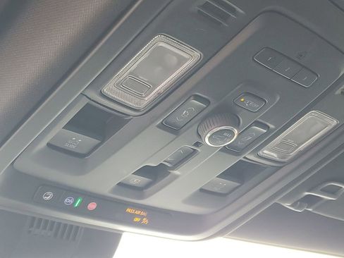 Used 2023 GMC Yukon Denali w/ Denali Reserve Package image 24