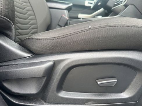 Used 2022 Ford Explorer XLT image 16