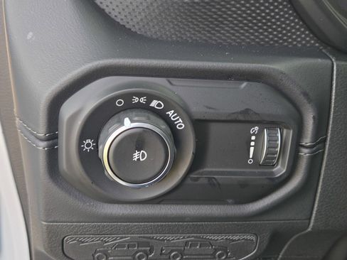 Used 2026 Jeep Wrangler Unlimited Rubicon AWD/4WD image 22