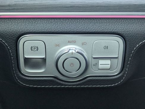 Used 2024 Mercedes-Benz GLE 350 4MATIC image 17