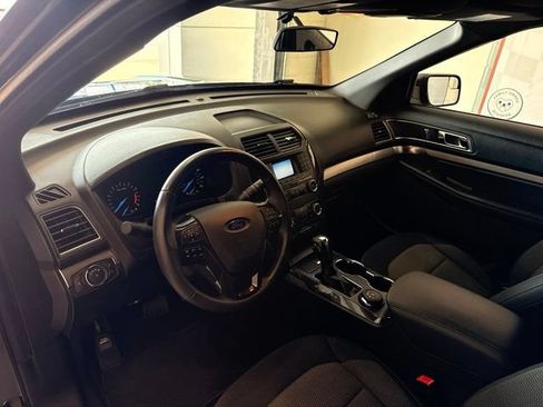 Used 2019 Ford Explorer XLT AWD/4WD image 11