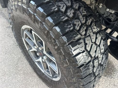 Used 2024 Jeep Gladiator Rubicon w/ Technology Group image 4