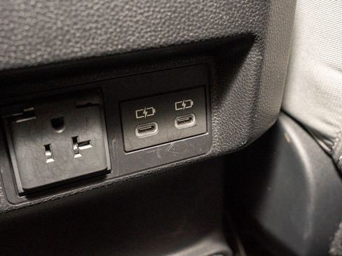 Used 2025 Toyota Tacoma TRD Off-Road image 7