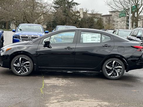 New 2025 Nissan Versa SR w/ Trunk Package image 5