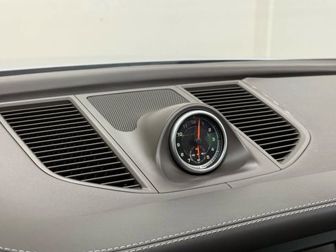 Used 2016 Porsche Macan S image 24