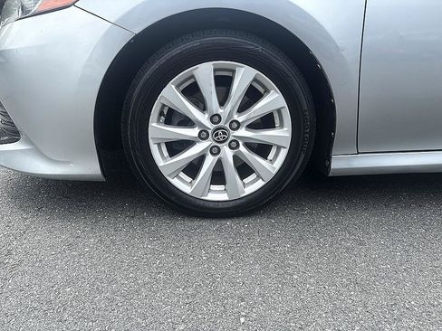 Used 2020 Toyota Camry LE FWD image 9