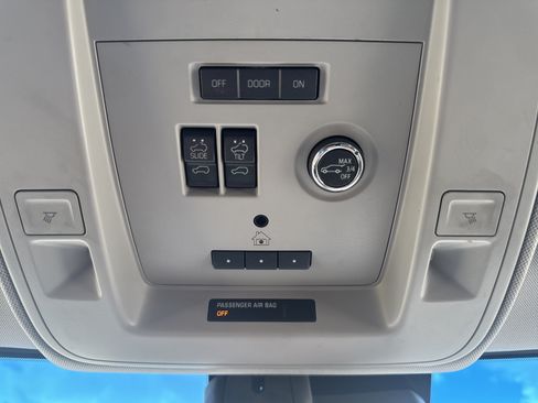 Used 2019 GMC Yukon XL Denali w/ Denali Ultimate Package AWD/4WD image 22