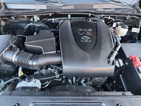 Used 2022 Toyota Tacoma SR AWD/4WD image 20