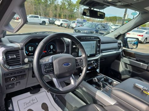 Used 2023 Ford F150 Lariat w/ Max Trailer Tow Package image 19