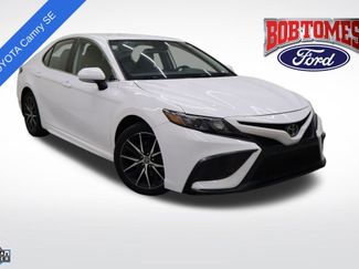 Used 2023 Toyota Camry SE image 1