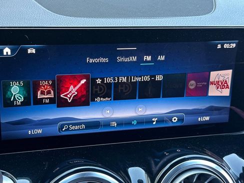 Used 2024 Mercedes-Benz GLB 250 image 23