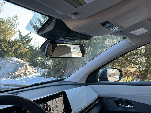 Certified 2024 Nissan Ariya AWD image 22