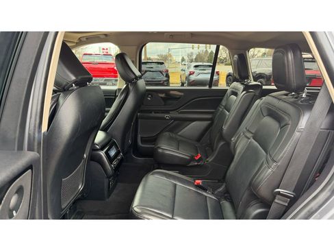 Used 2022 Lincoln Aviator Reserve w/ Equipment Group 201A image 19