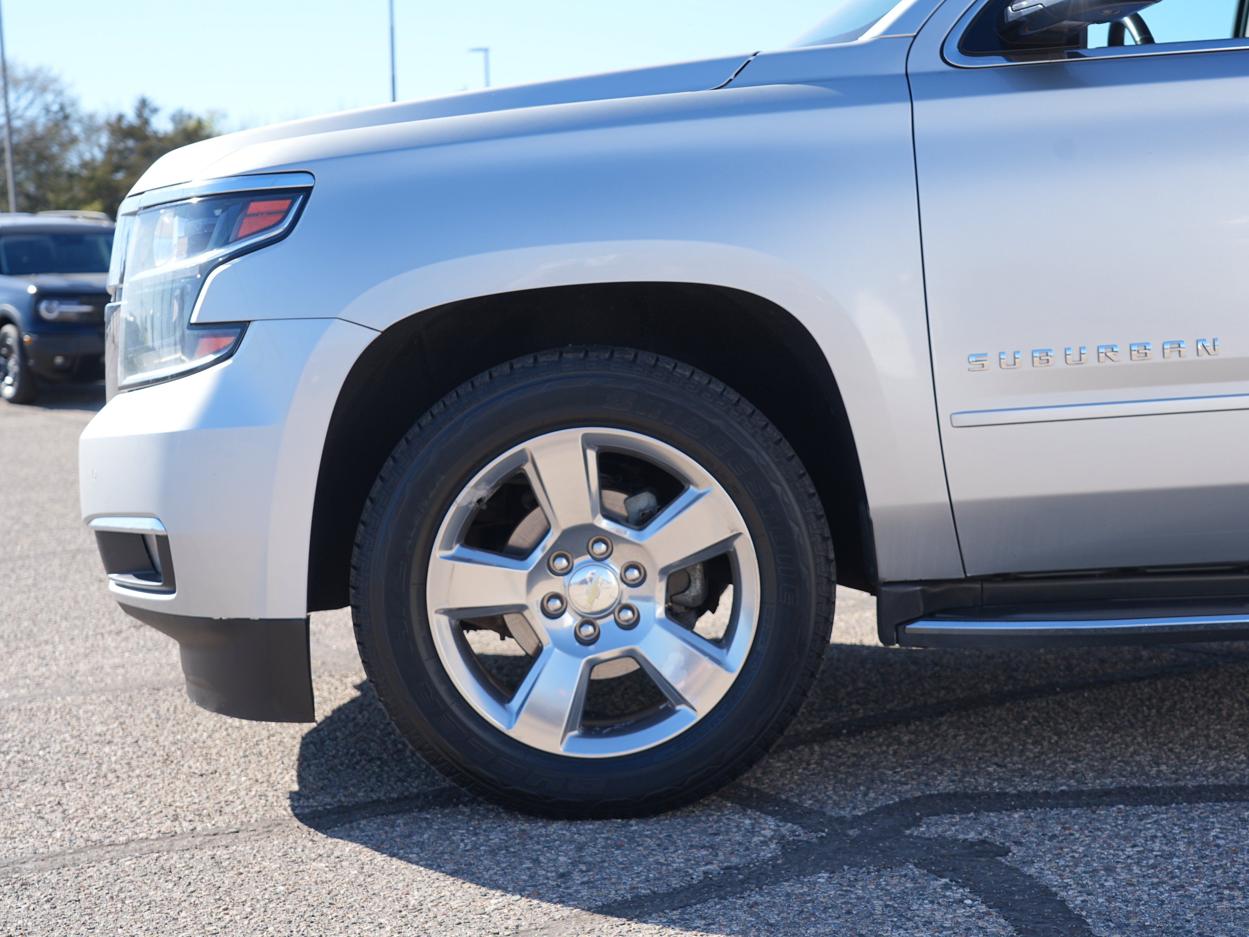 Used 2017 Chevrolet Suburban Premier AWD/4WD image 13