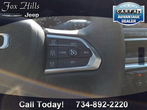 Used 2023 Jeep Compass Limited image 18