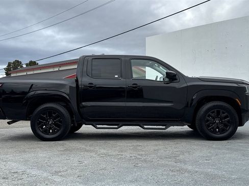 Certified 2023 Nissan Frontier SV image 3