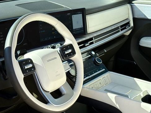 Used 2024 Hyundai Santa Fe Calligraphy image 19