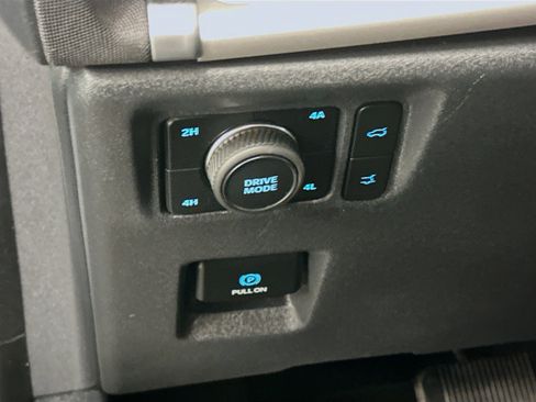 Used 2025 Ford Expedition Active AWD/4WD image 17