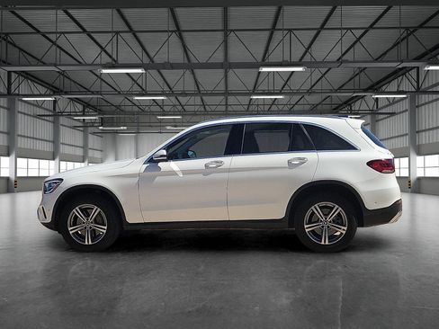 Used 2022 Mercedes-Benz GLC 300 image 2