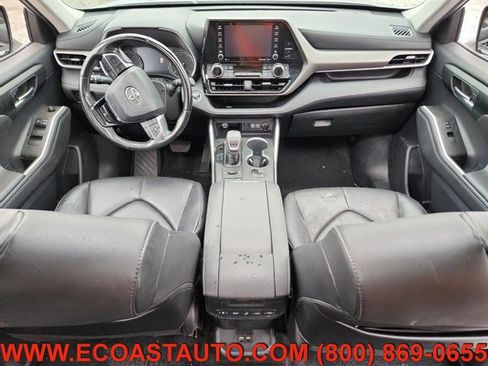 Used 2021 Toyota Highlander XLE image 10