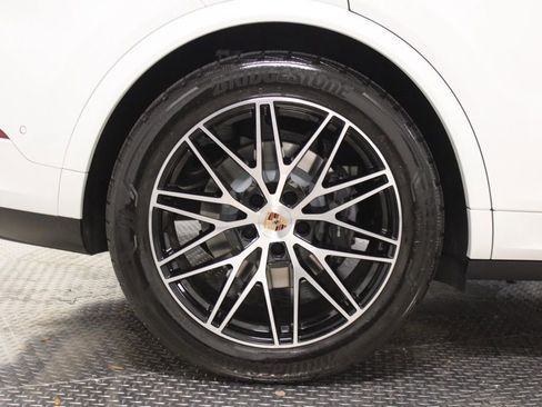 Used 2026 Porsche Cayenne Coupe AWD/4WD image 13