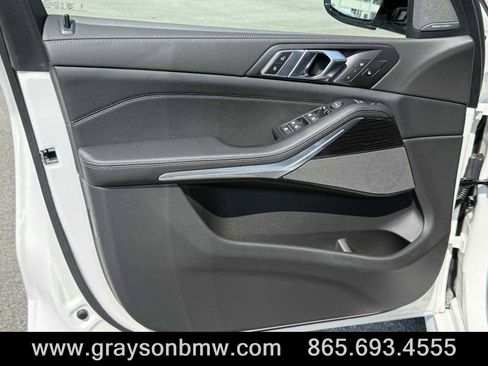 Used 2026 BMW X5 xDrive40i w/ M Sport Package image 12
