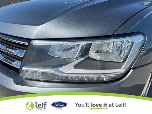 Used 2018 Volkswagen Tiguan SE w/ Panoramic Sunroof Package image 36