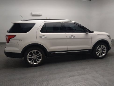 Used 2018 Ford Explorer XLT w/ Equipment Group 202A FWD image 10