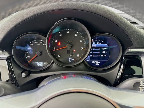 Used 2021 Porsche Macan image 16