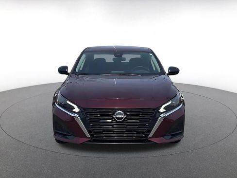 Used 2025 Nissan Altima 2.5 SV image 3