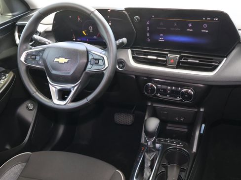 Used 2025 Chevrolet TrailBlazer LT w/ Convenience Package image 10