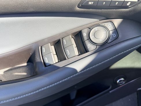Used 2019 Buick Enclave Premium AWD/4WD image 9
