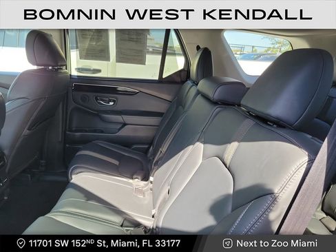 Used 2025 Honda Pilot EX-L image 9
