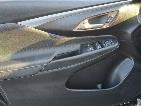 Used 2025 Buick Envista Preferred w/ Convenience I Package FWD image 12
