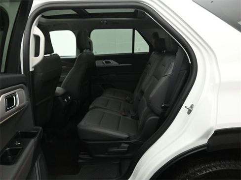Certified 2025 Ford Explorer Active w/ Active Comfort Package image 22
