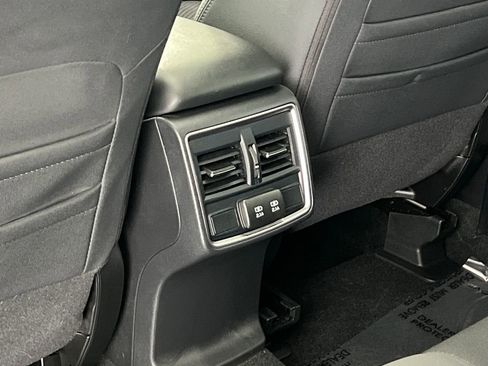 Used 2024 Subaru Forester Premium AWD/4WD image 39