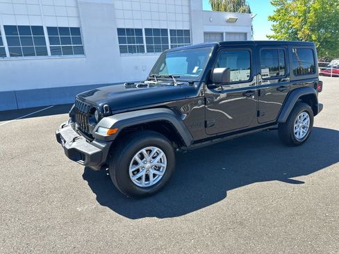 Used 2023 Jeep Wrangler Unlimited Sport AWD/4WD image 2