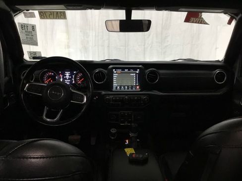 Used 2020 Jeep Wrangler Unlimited Sahara AWD/4WD image 31