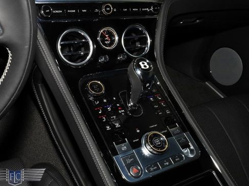Used 2022 Bentley Continental GT V8 image 27