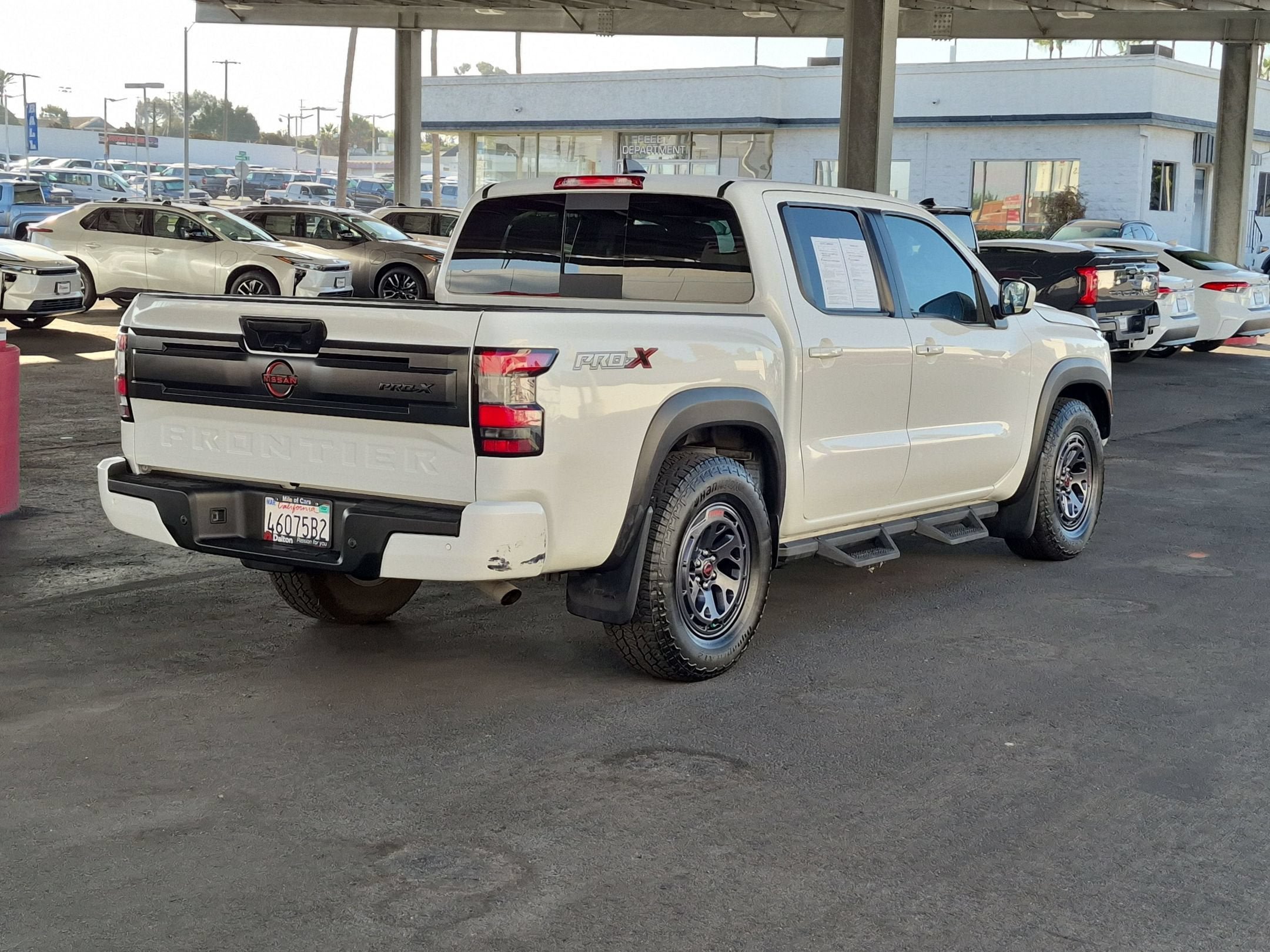 Used 2025 Nissan Frontier Pro-X RWD image 8