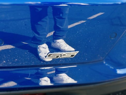 Used 2020 Chevrolet Camaro SS RWD image 6