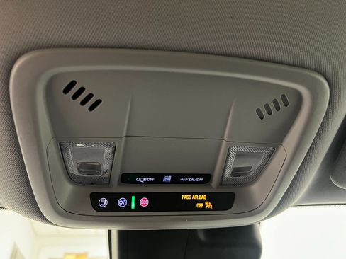 Used 2023 Chevrolet Malibu LT FWD image 40