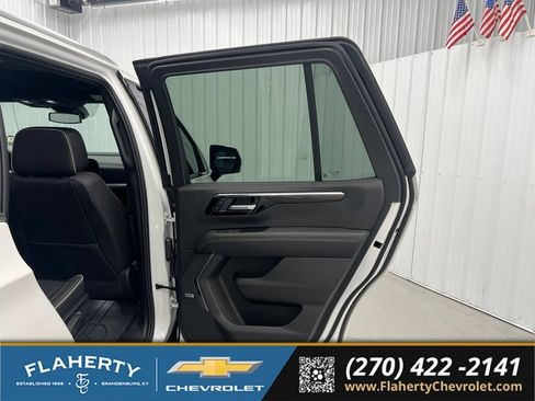 Used 2025 Chevrolet Tahoe Premier RWD image 12