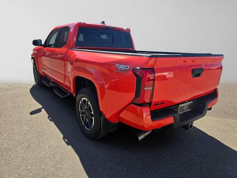 Used 2024 Toyota Tacoma TRD Sport w/ TRD Sport Premium Package AWD/4WD image 5