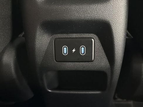 Used 2025 Hyundai Venue SEL FWD image 35