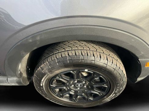 Used 2025 Ford Bronco Sport Badlands image 14