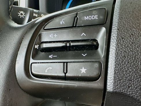 Used 2025 Hyundai Venue SEL FWD image 22