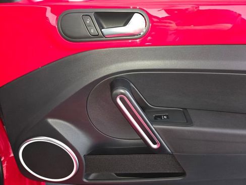 Used 2019 Volkswagen Beetle 2.0T S image 23