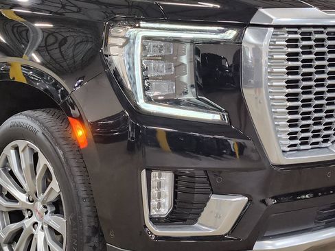 Used 2023 GMC Yukon Denali w/ Advanced Technology Package AWD/4WD image 13
